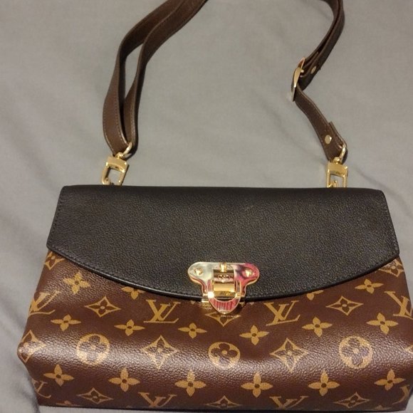 Louis Vuitton crossbody - Picture 6 of 10